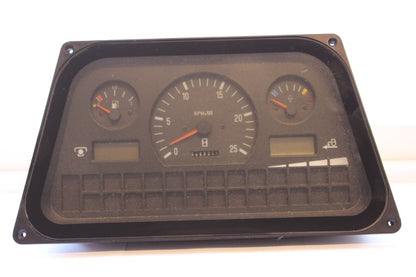 Instrumentpanel MF 8150